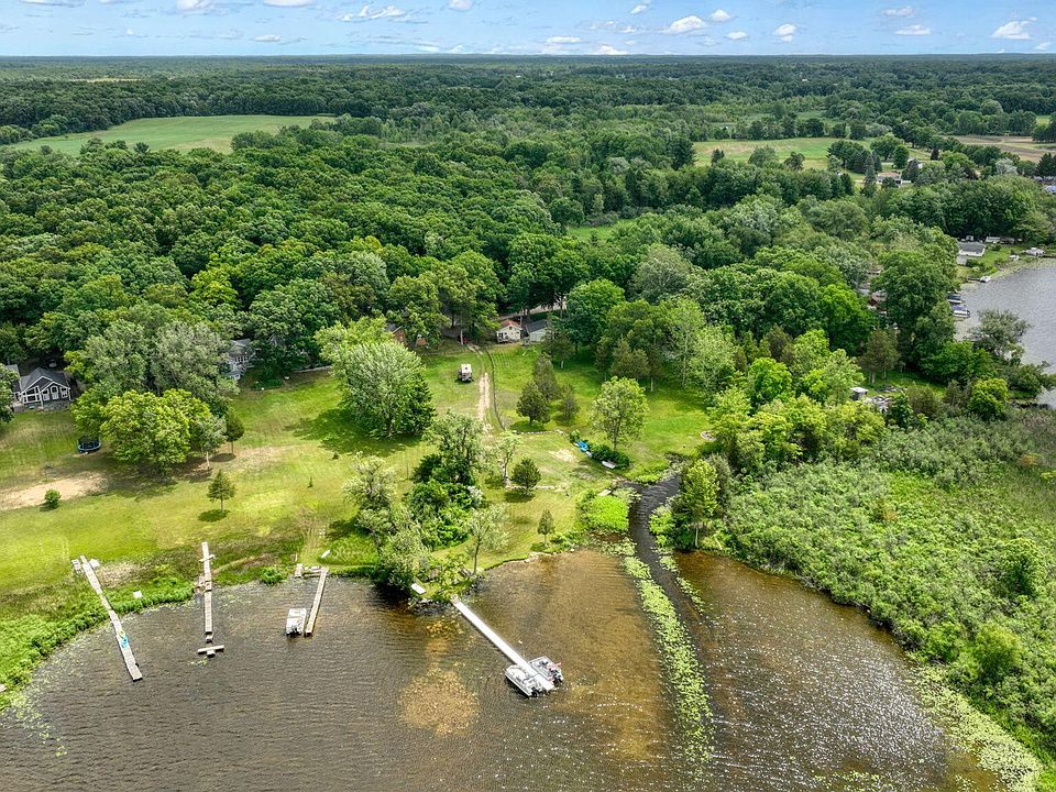 1st image of 303 Cranberry Lake Rd