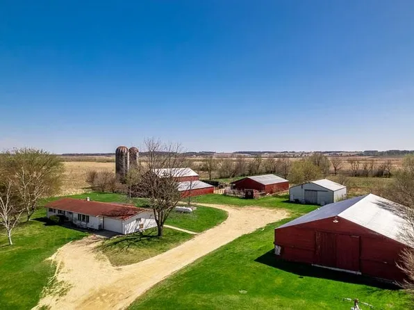 17427 W Douglas Rd, Brodhead, WI 53520