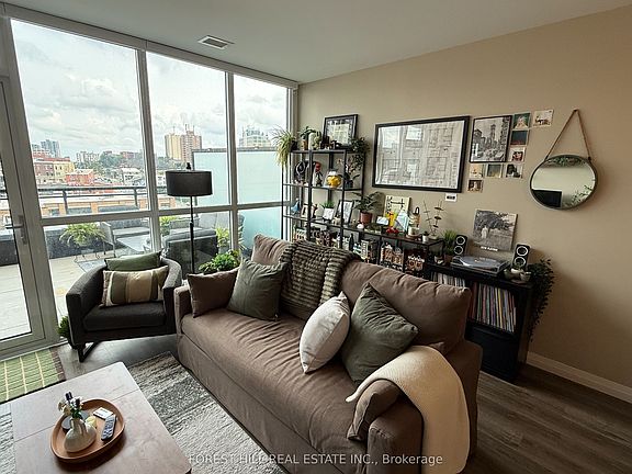 4th image of 60 Charles St W #602