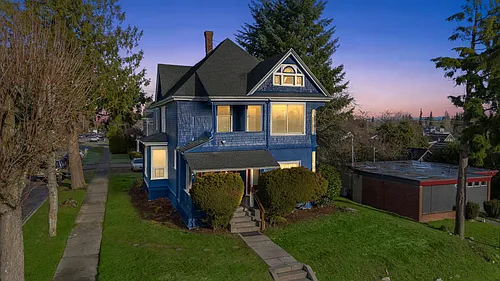 3223 6th Ave #1 Photo 1