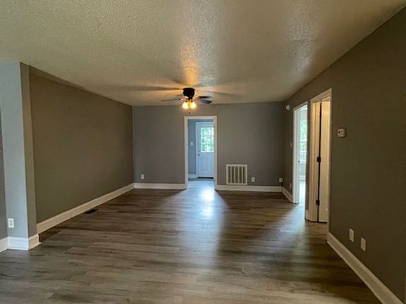 5th image of 1013 Huntington Pl