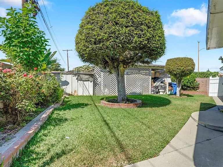 9241 Vicki Dr — Photo 15