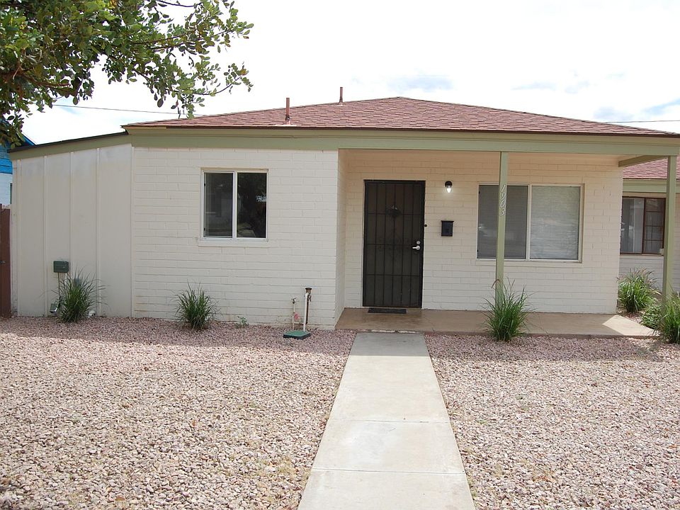 Front of unit (this is a duplex)