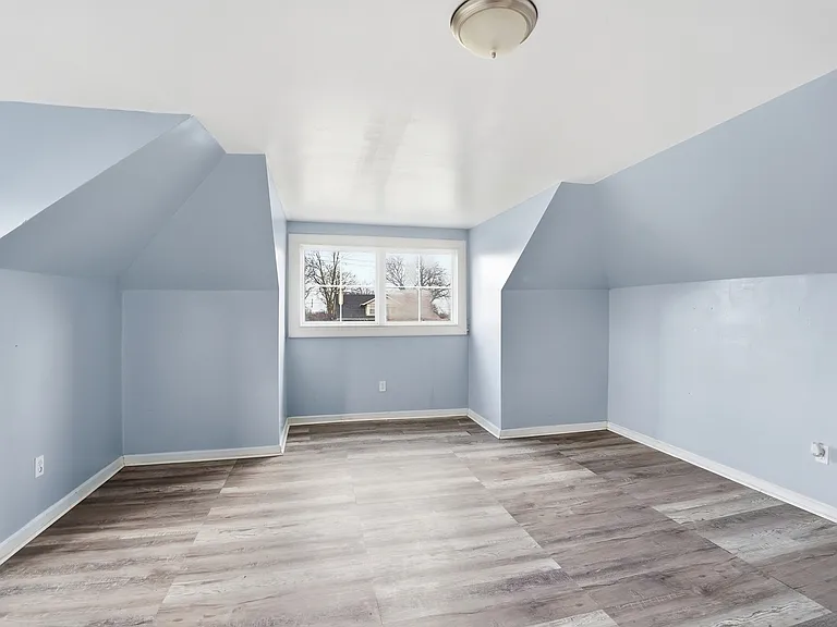 2545 Harrison Ave #2 — Photo 10