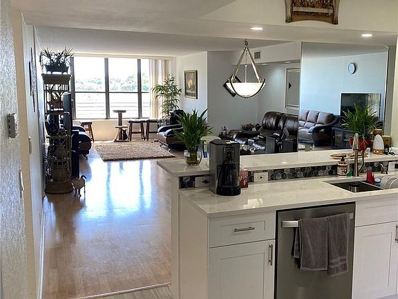 3rd image of 2907 Carambola Circle #301