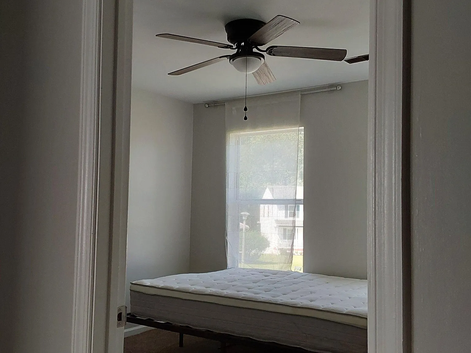 4 bed, 2.5 bath, 2038 sqft, $879 — Photo 2