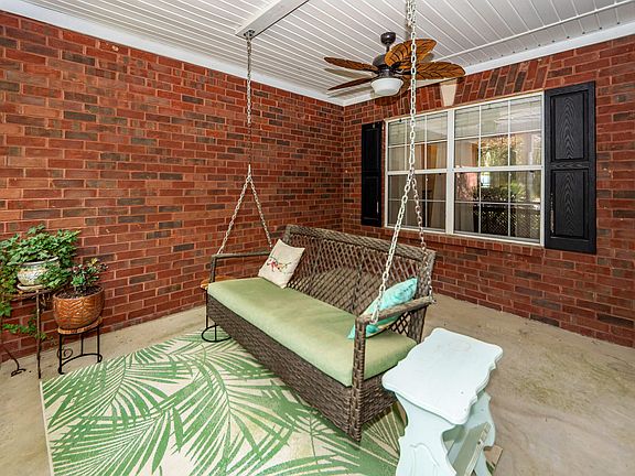 4th image of 131 Arrowridge Ct
