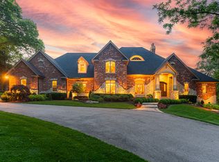 7N230 Sims Ln, St Charles, IL 60175