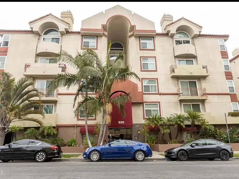 620 S Gramercy Pl #310 — Photo 1