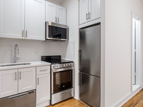 4th image of 630 E 9th St APT 19