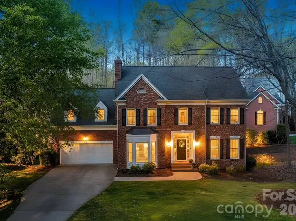 902 Hoke Trl, Cramerton, NC 28032