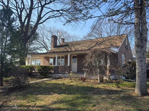 201 4th St, Boiling Springs, PA 17007