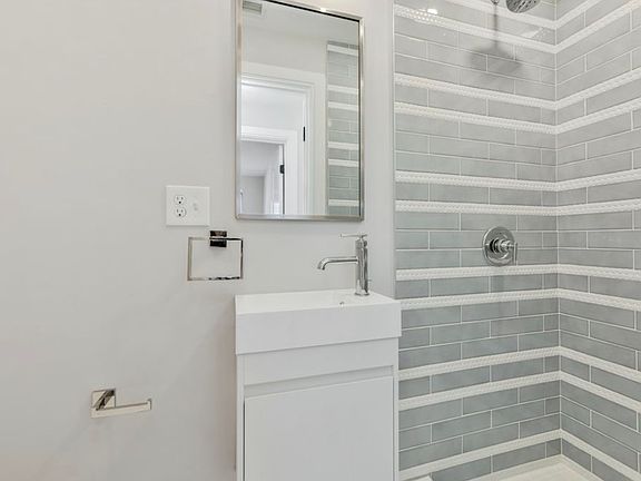 3rd image of 228 Princeton St #7B
