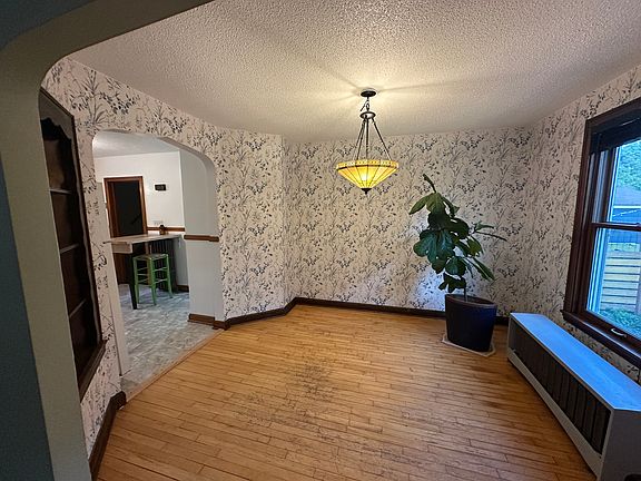 3rd image of 406 Oliver Ave N #1