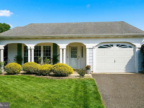 13 Appleby Pl, Manchester, NJ 08759