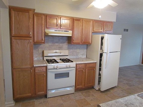 3rd image of 1012 Blenheim Dr