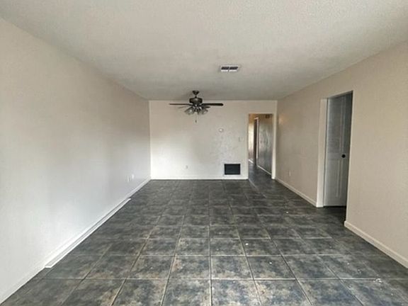 2nd image of 615 Quail Hollow Dr