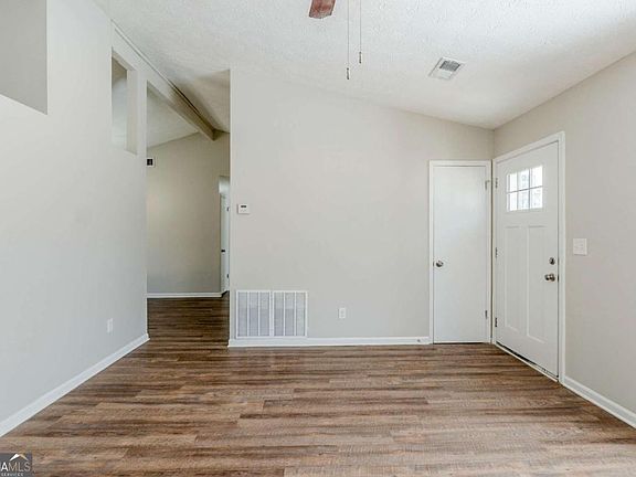 5th image of 2419 Leslie Brook Dr