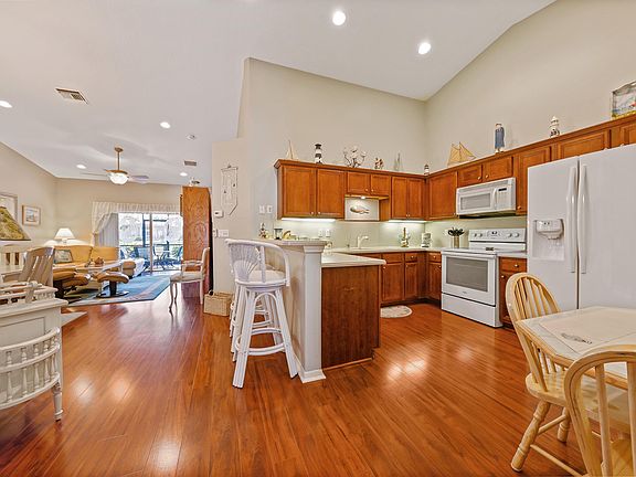 2nd image of 12078 Napoli Ln