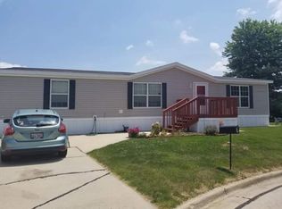 57 Eleanor Dr, Bloomington, IL 61701