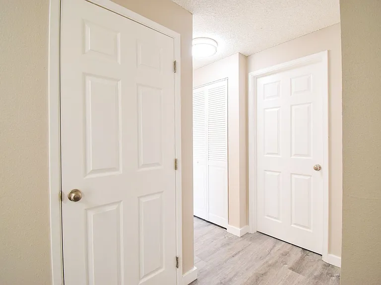 Newly Updated Single Level 2 Bedroom Apt in SE Portland! — Photo 11
