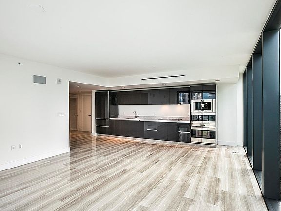 3rd image of 1451 Brickell Ave #1606-1
