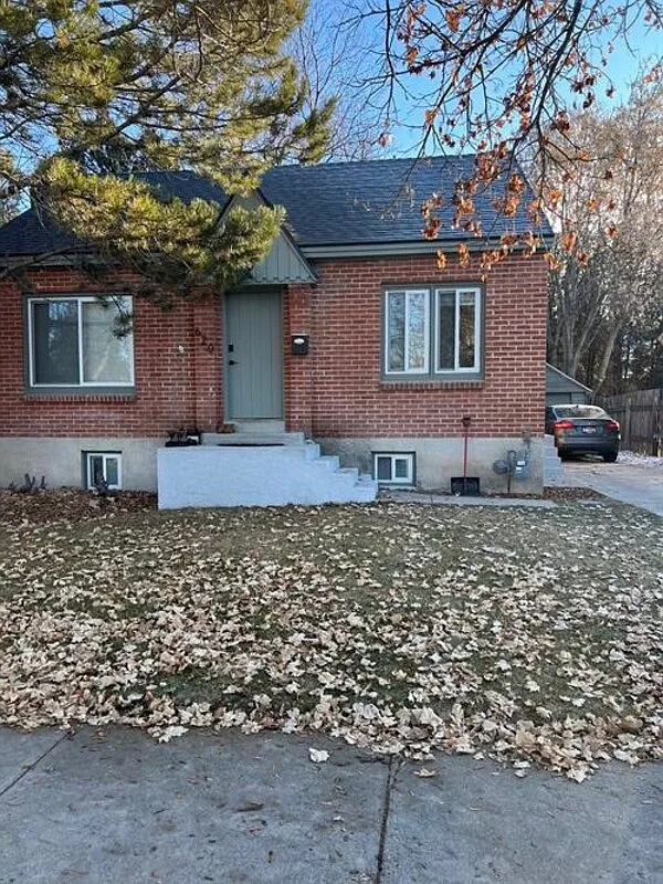 2 bed, 1.0 bath, 783 sqft, $1,200 — Photo 1
