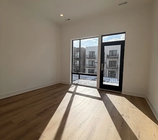 1620 W Hastings St #201 — Photo 3