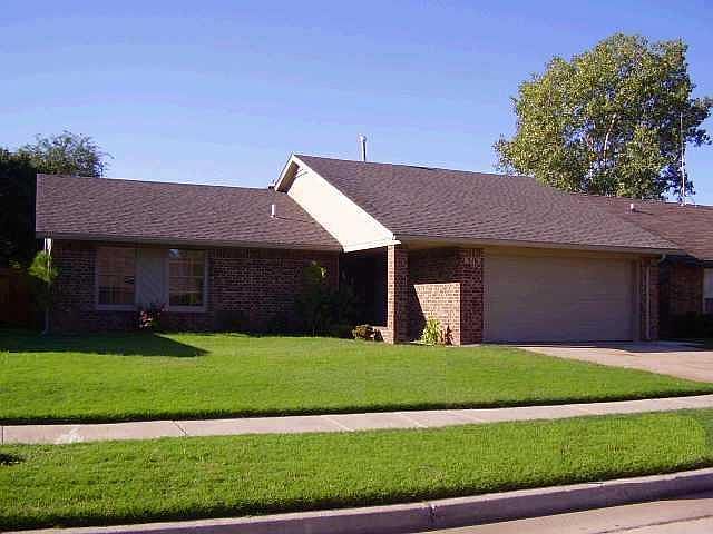 1st image of 516 N Cypress Dr