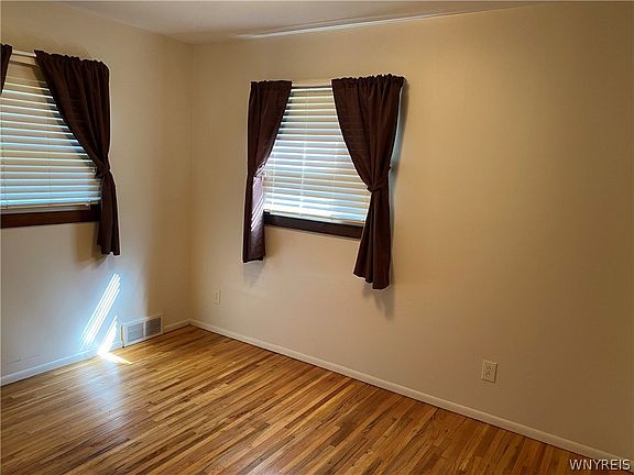 2nd image of 185 Doyle Dr