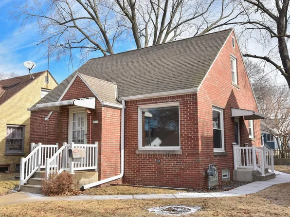 2370 South 67th STREET, West Allis, WI 53219