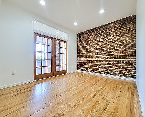 4th image of 41-56 Denman St #6