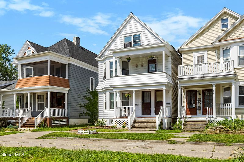 2nd image of 145 7th Avenue
