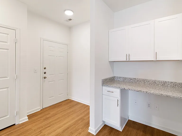 Avemore Apartment Homes — Photo 36