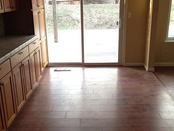 5th image of 853 Birchwood Dr
