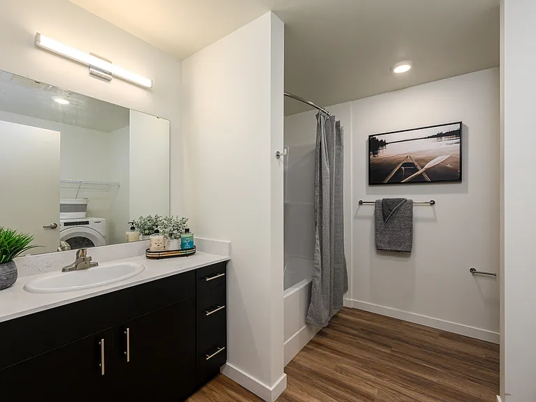 Full size bathrooms with new and modern finishes Full size bathrooms with new and modern finishes
