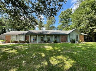 714 Newitt Vick Dr, Vicksburg, MS 39183