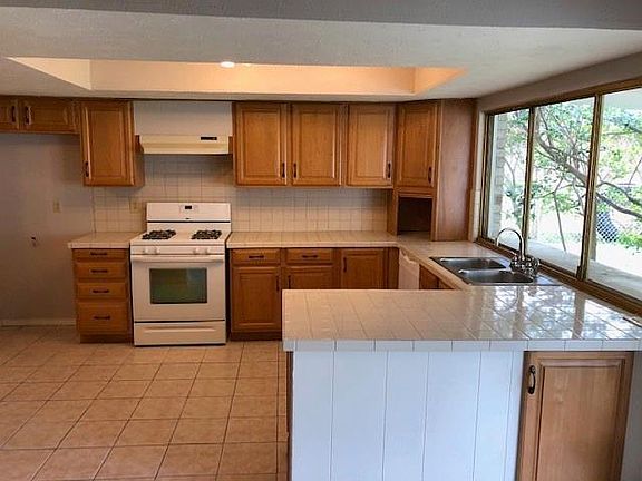 4th image of 1204 W Spring Creek Pkwy