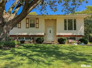 6400 N Devonshire Dr, Peoria, IL