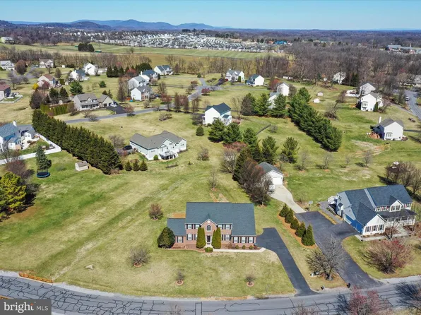 256 Holden Dr, Martinsburg, WV 25403