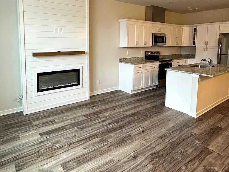 109 Ryan Cantafios Way — Photo 2