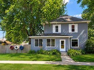 210 S 3rd St, Jefferson, SD 57038