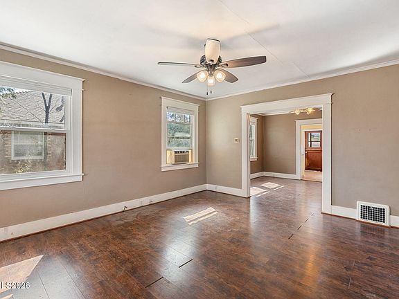 5th image of 1025 Bell St