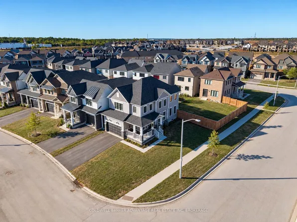 8 Downriver Dr, Welland, ON L3B 0M5