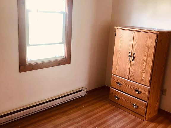 3rd image of 422 4th St Unit 2