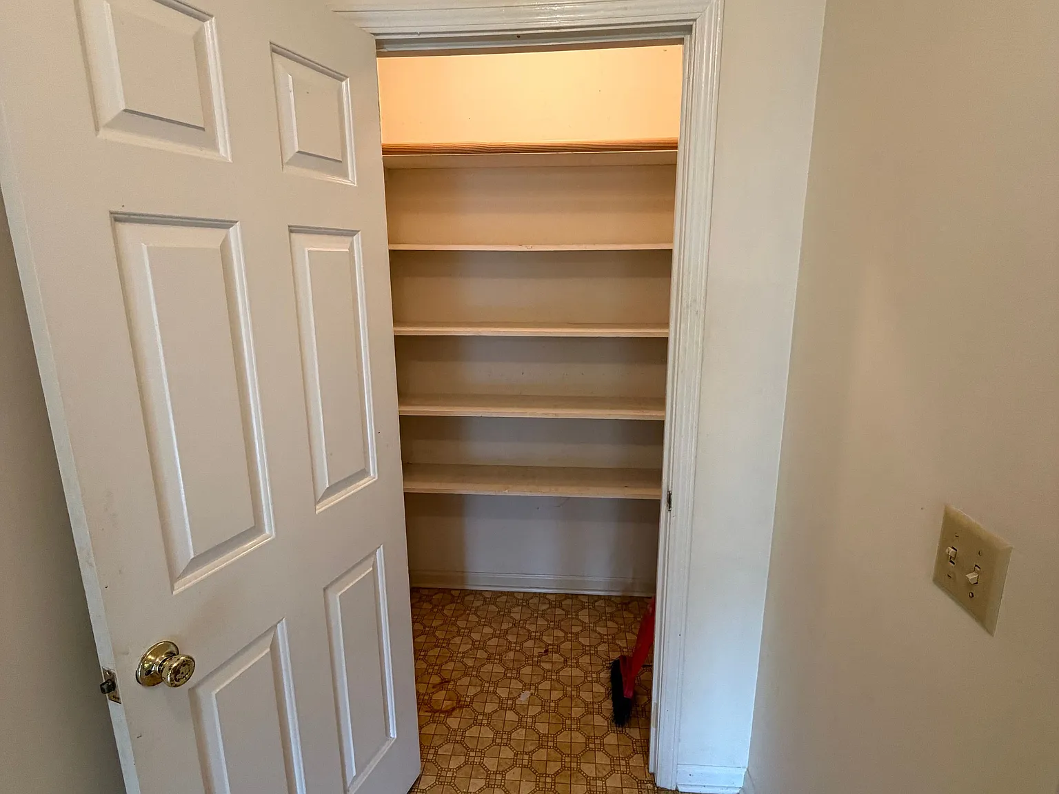 2 bed, 1.0 bath, $1,000 — Photo 4