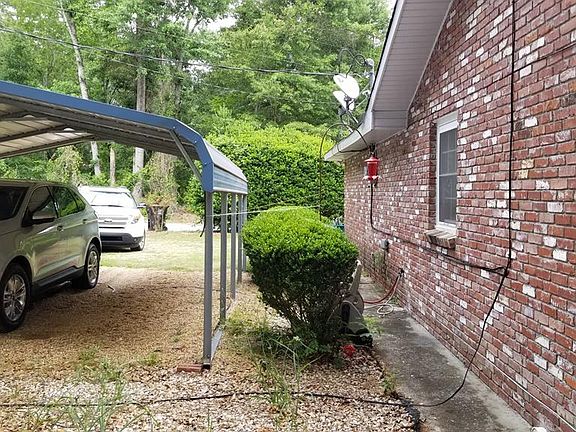 4th image of 137 Oakdale St