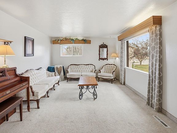 2nd image of 394 W 1st St S