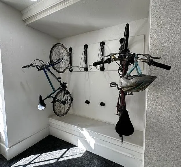 Webster Apartment — Photo 11