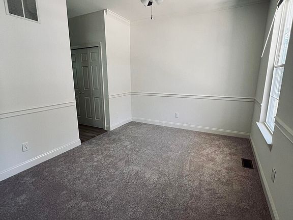 5th image of 18 Dayna Ct